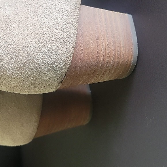 Size 8 suede Steve Madden Ankle Boots - Picture 3 of 4